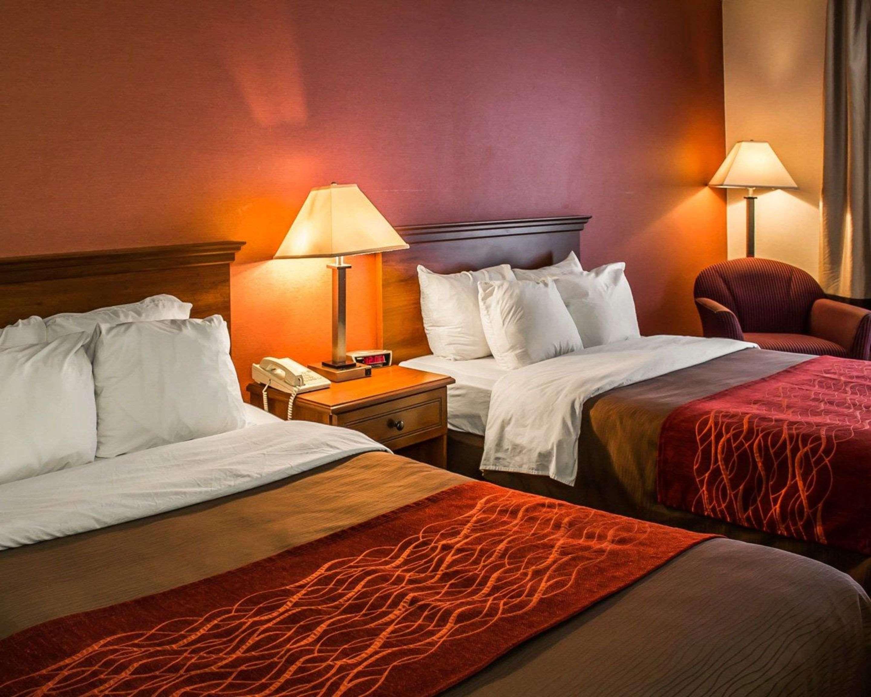 Quality Inn East Liverpool Экстерьер фото