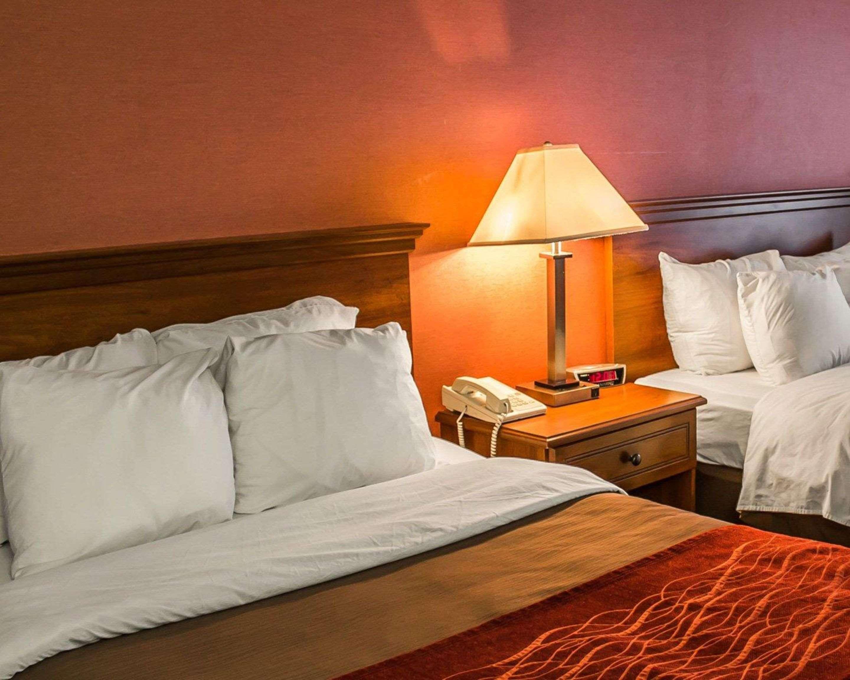 Quality Inn East Liverpool Экстерьер фото