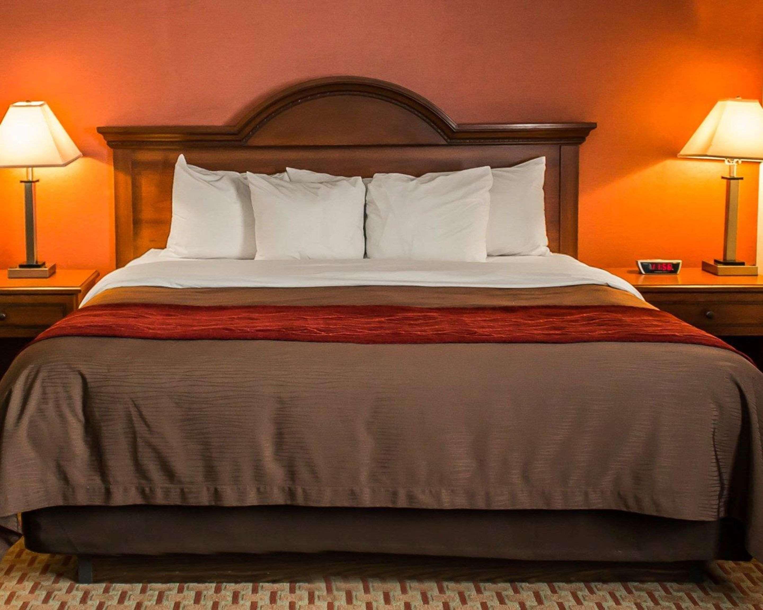 Quality Inn East Liverpool Экстерьер фото