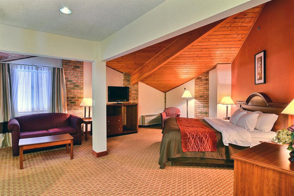 Quality Inn East Liverpool Экстерьер фото