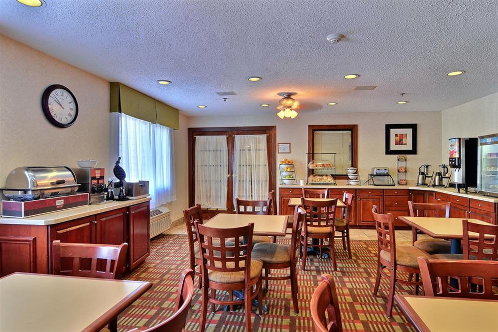 Quality Inn East Liverpool Экстерьер фото