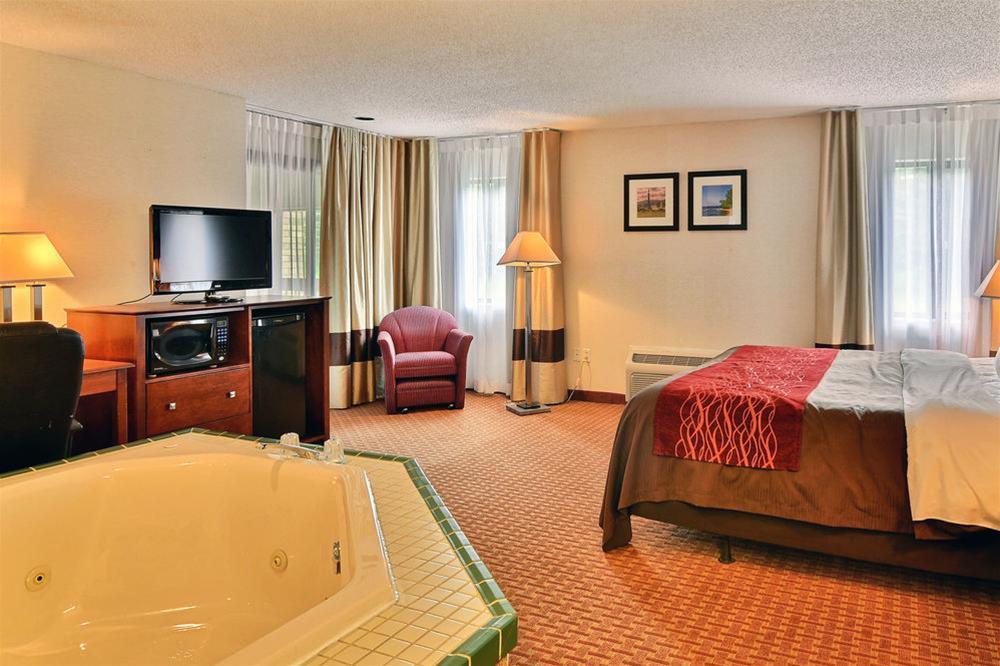 Quality Inn East Liverpool Экстерьер фото