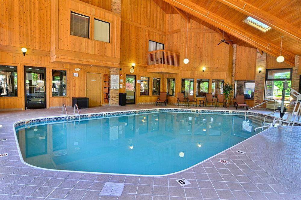 Quality Inn East Liverpool Экстерьер фото