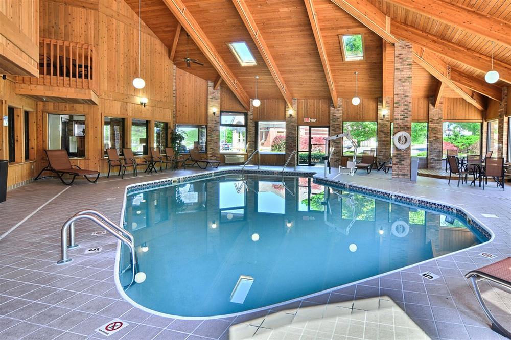 Quality Inn East Liverpool Экстерьер фото