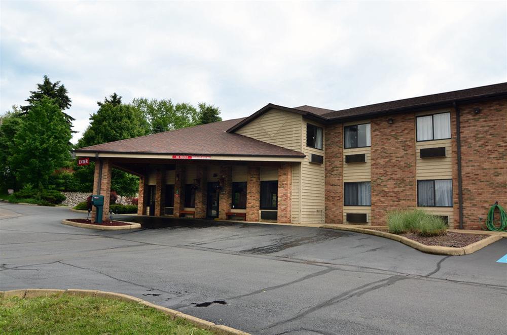 Quality Inn East Liverpool Экстерьер фото