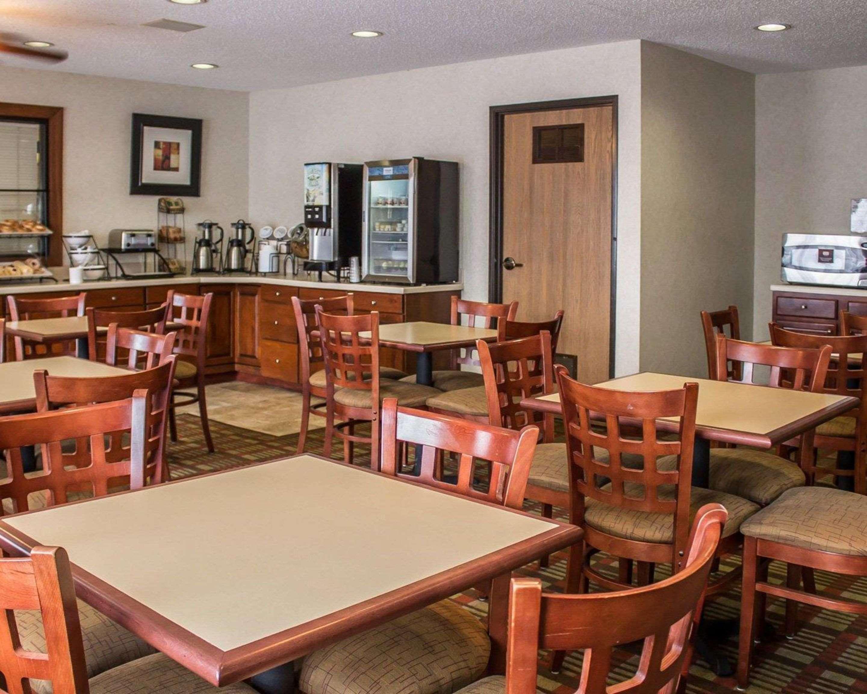 Quality Inn East Liverpool Экстерьер фото