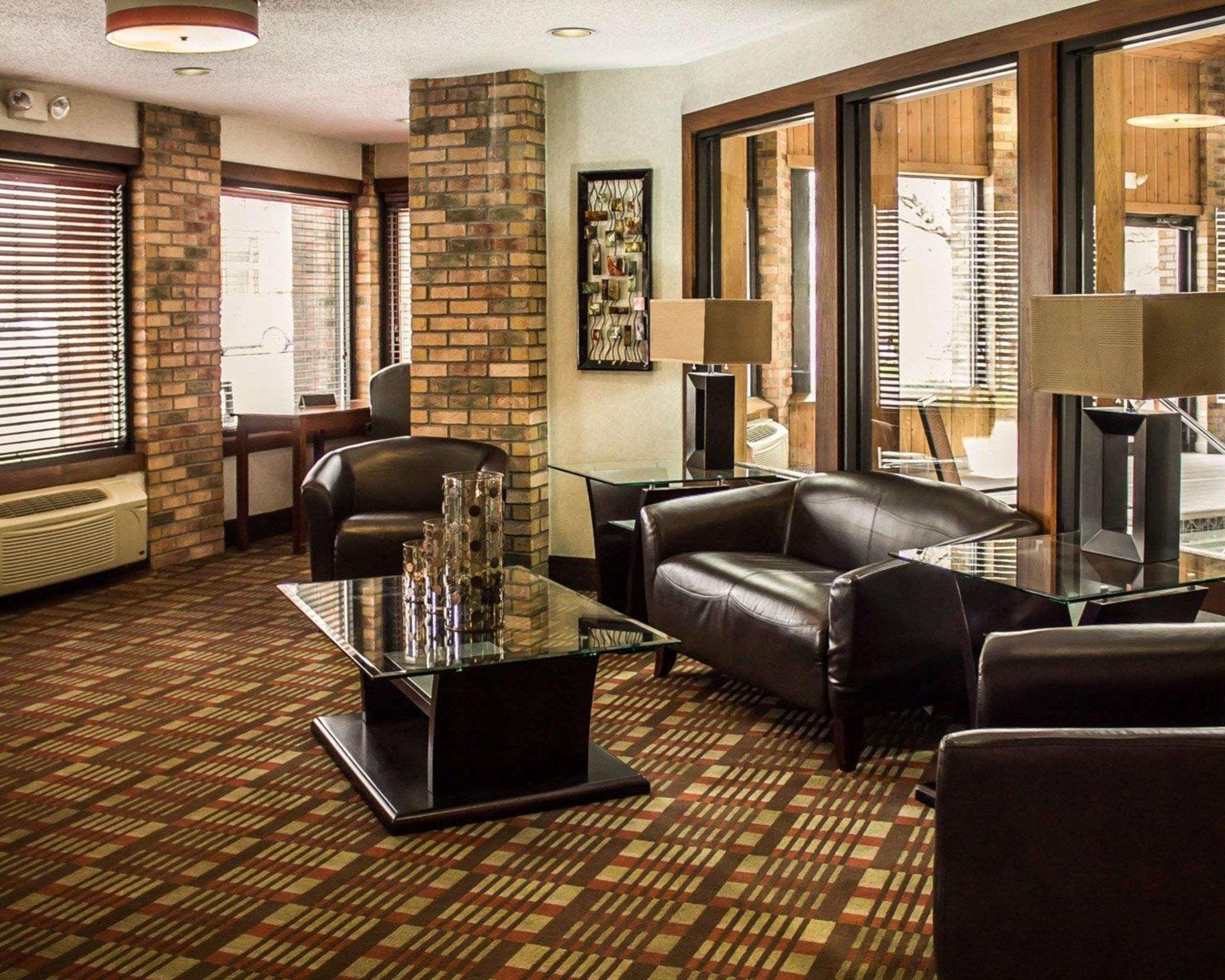 Quality Inn East Liverpool Экстерьер фото
