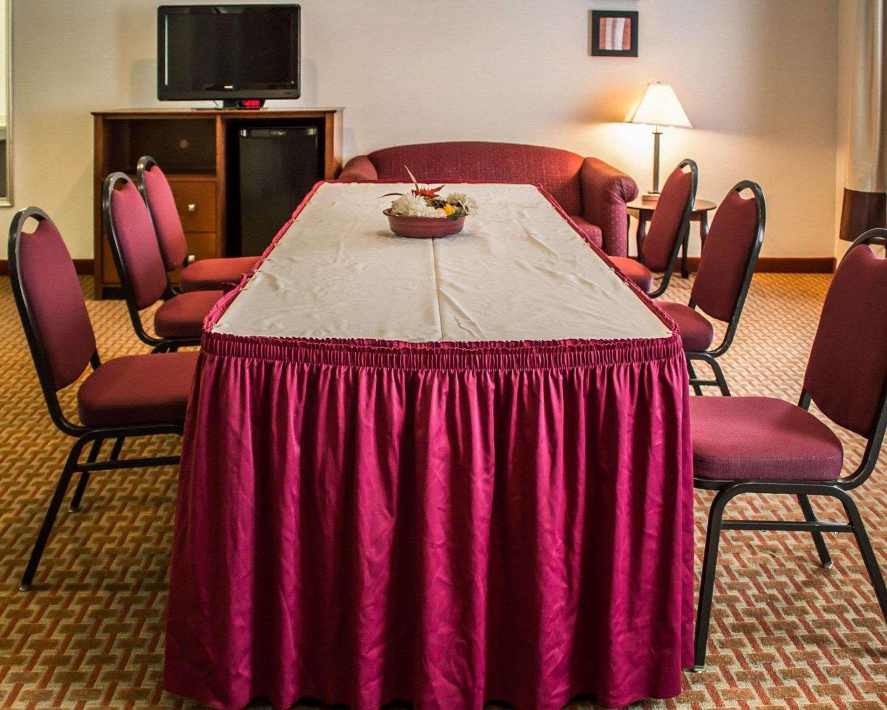 Quality Inn East Liverpool Экстерьер фото