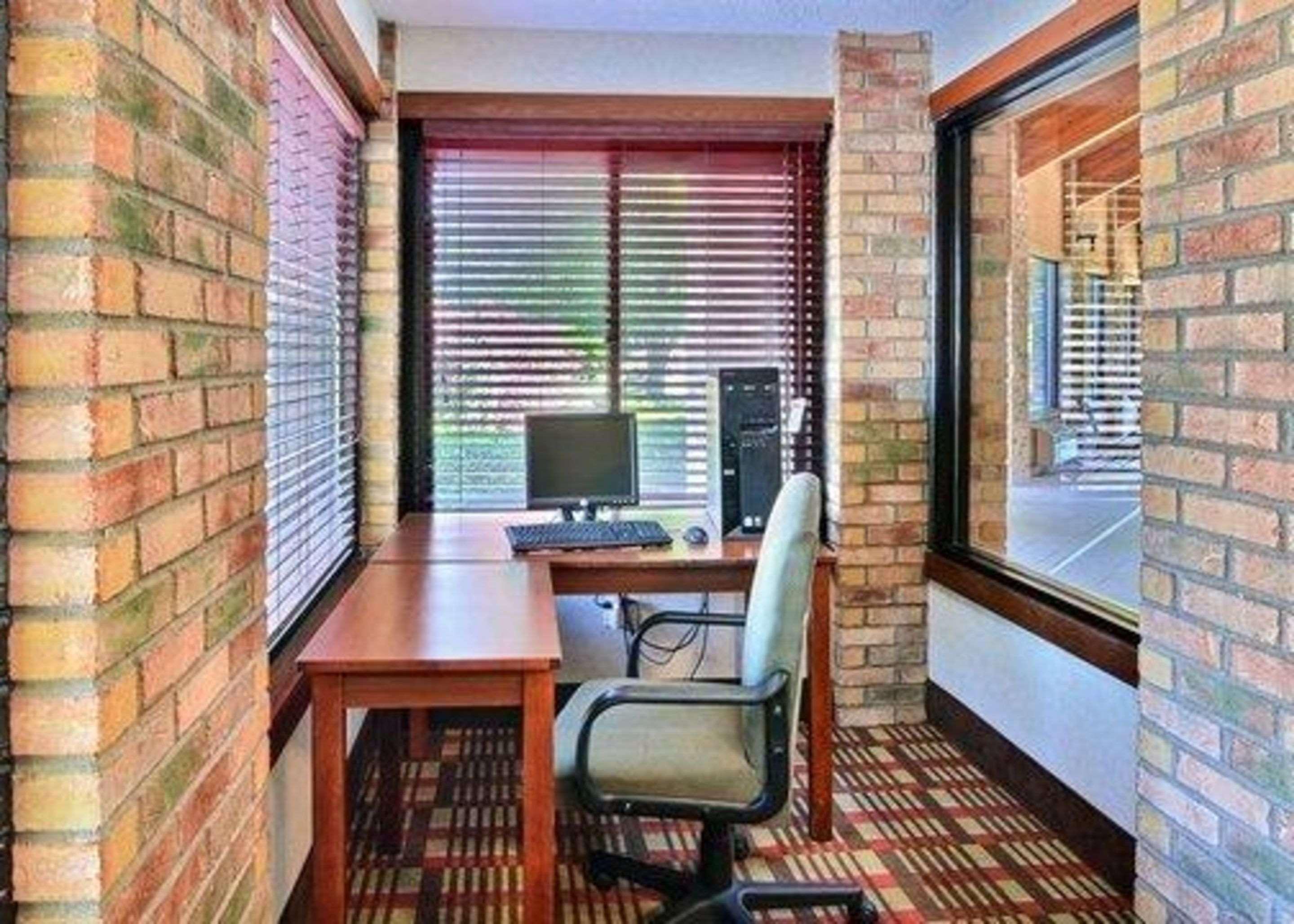 Quality Inn East Liverpool Экстерьер фото