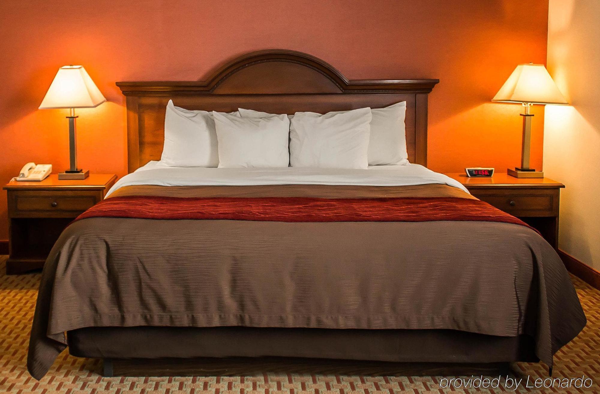 Quality Inn East Liverpool Экстерьер фото