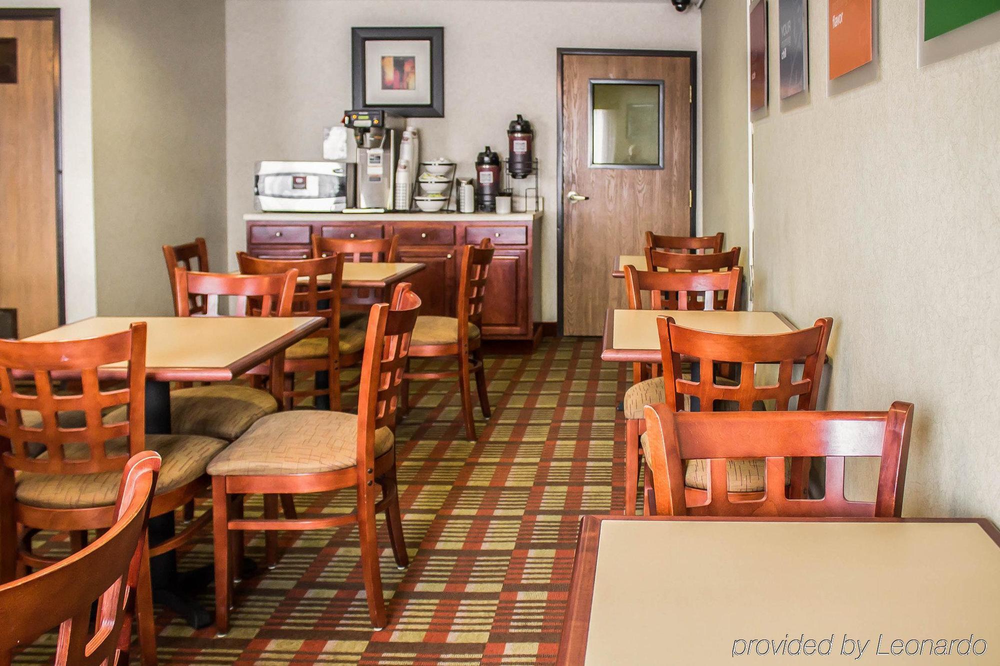 Quality Inn East Liverpool Экстерьер фото