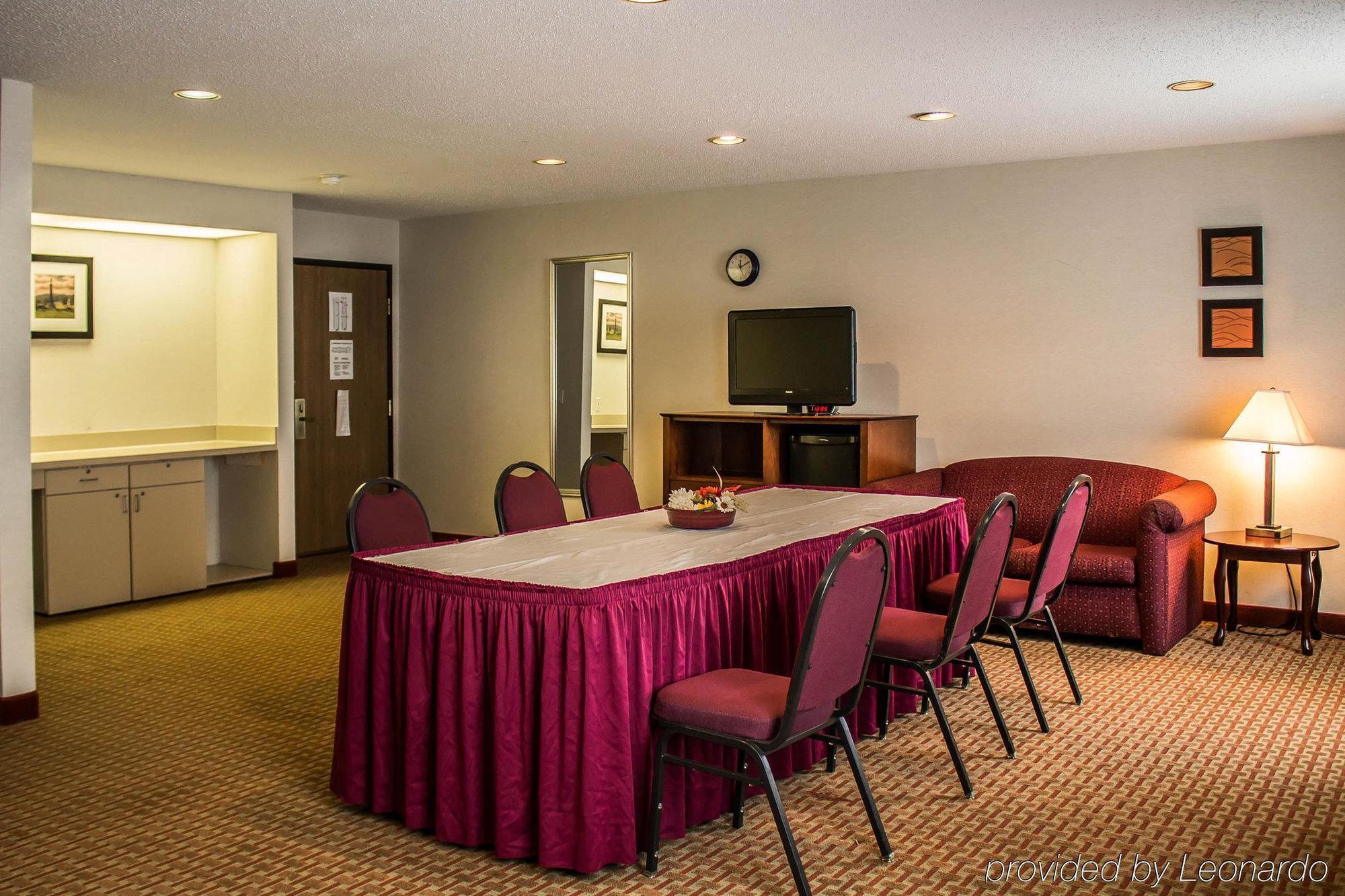 Quality Inn East Liverpool Экстерьер фото