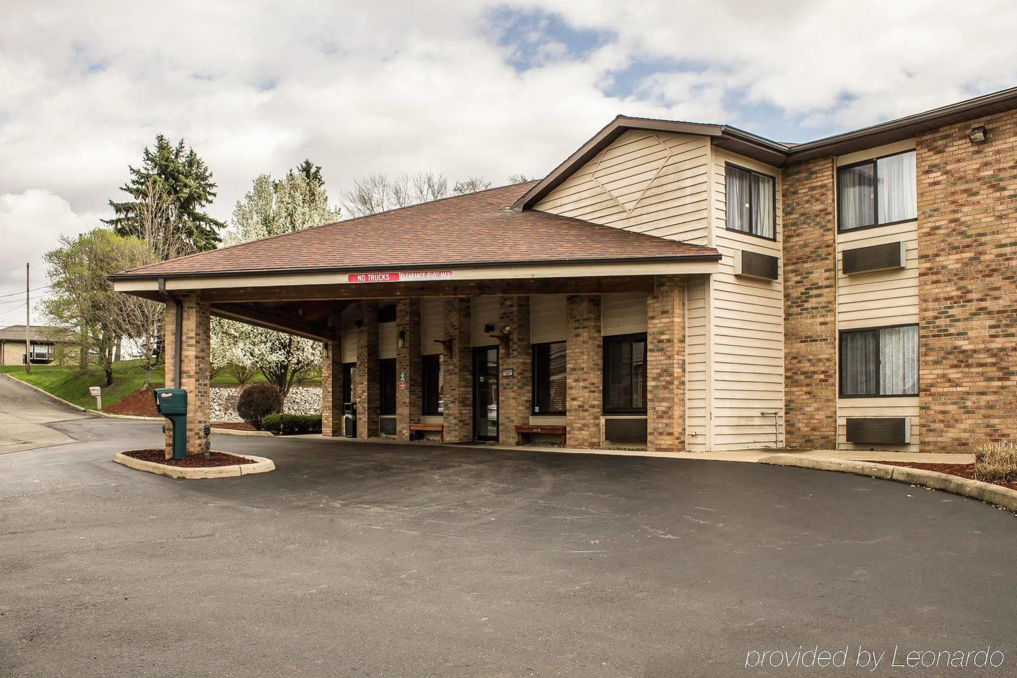 Quality Inn East Liverpool Экстерьер фото