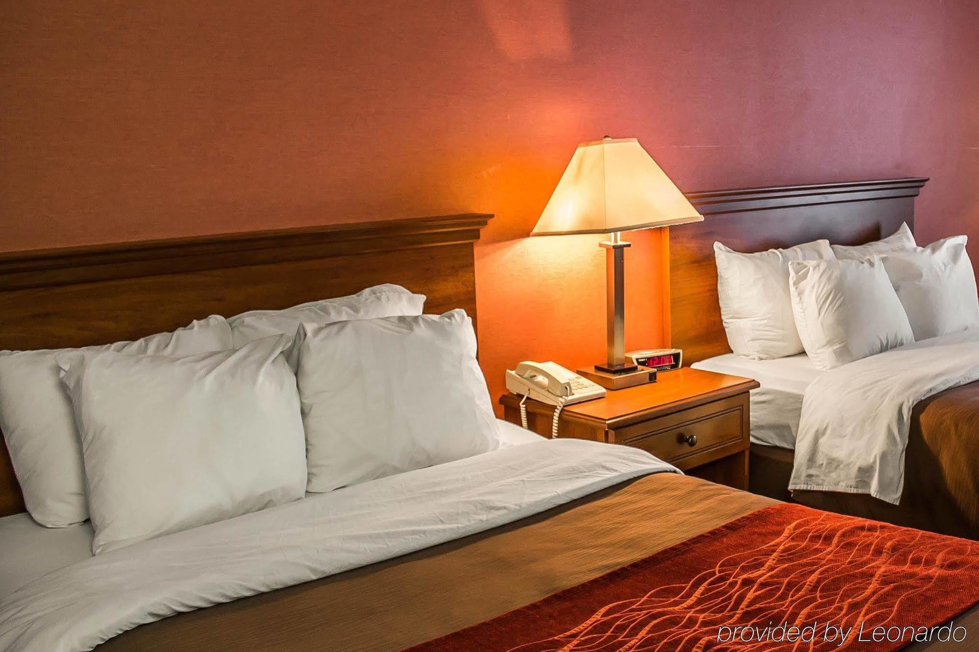 Quality Inn East Liverpool Экстерьер фото