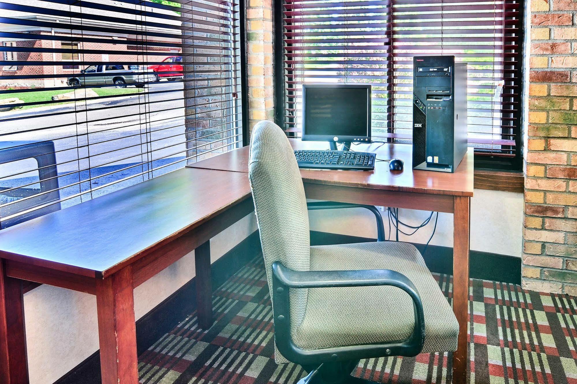 Quality Inn East Liverpool Экстерьер фото